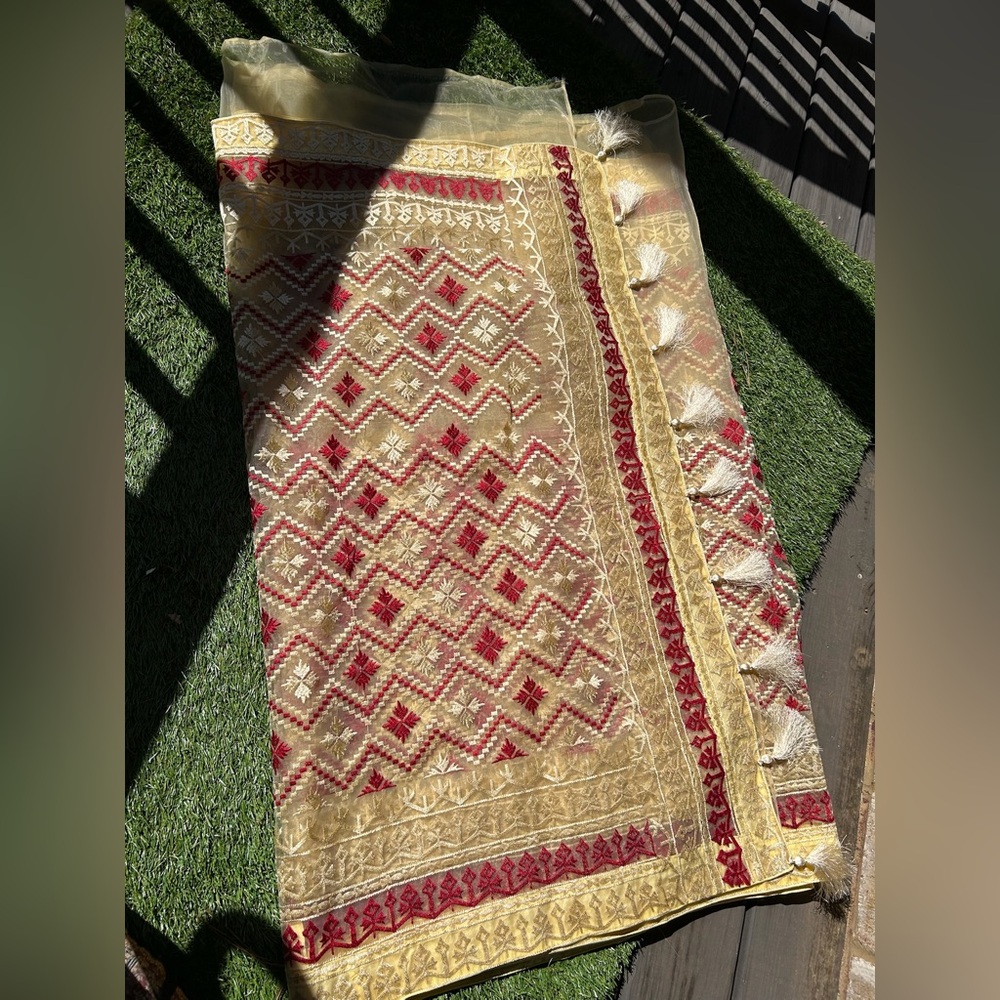 Brand new Indian soft organza red and gold pattern saree with ready blouse